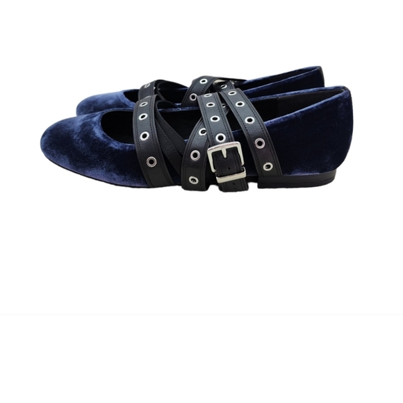 Kenneth Cole Women's Wade Velvet Ballet Flat with Strap Detail - Picture 7 of 10